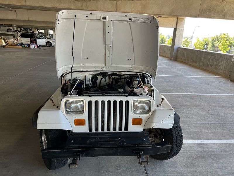 1995 Jeep Wrangler S image 23