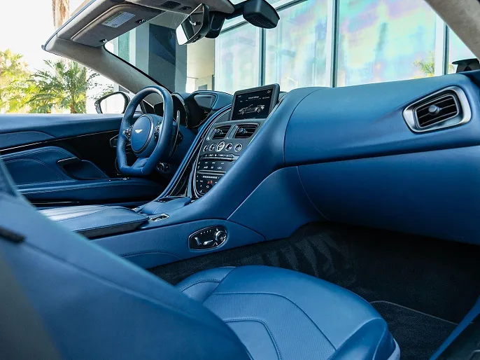 2020 Aston Martin DBS