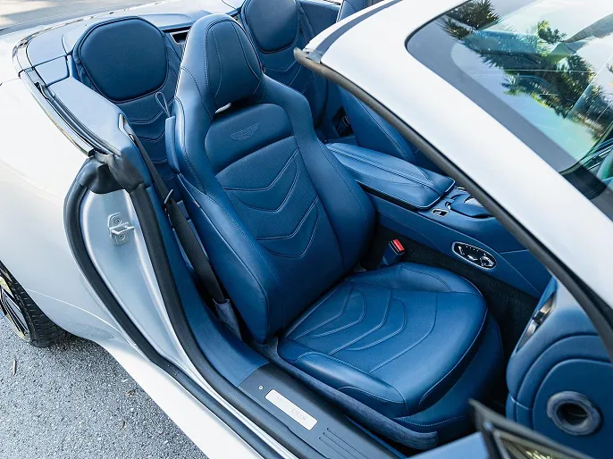 2020 Aston Martin DBS