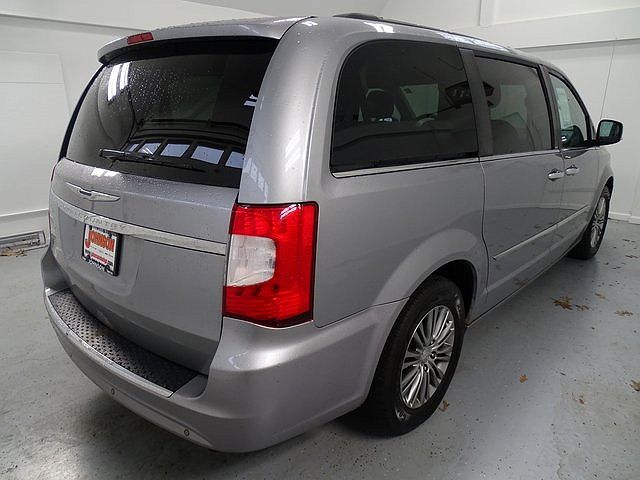 2014 Chrysler Town & Country Touring image 20