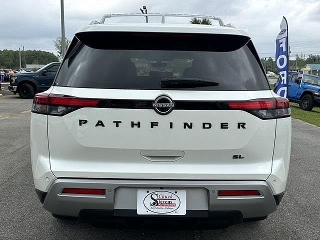 2023 Nissan Pathfinder SL image 3