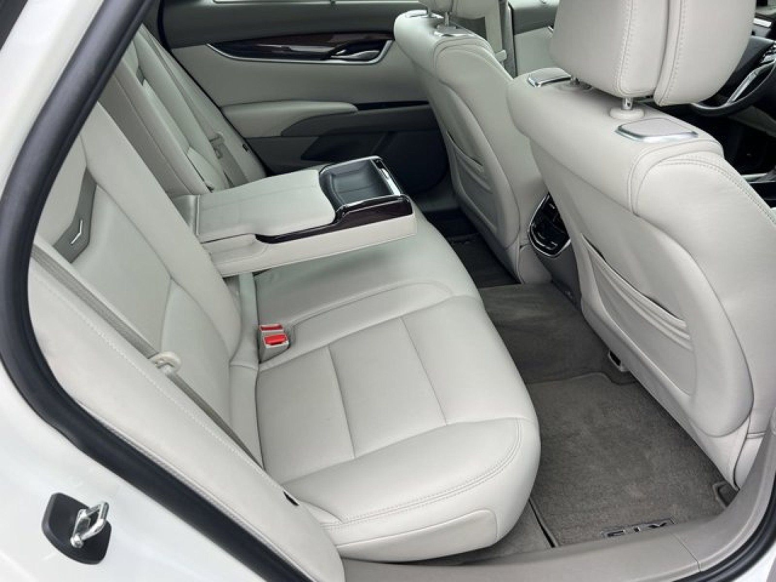 2014 Cadillac XTS Platinum image 14