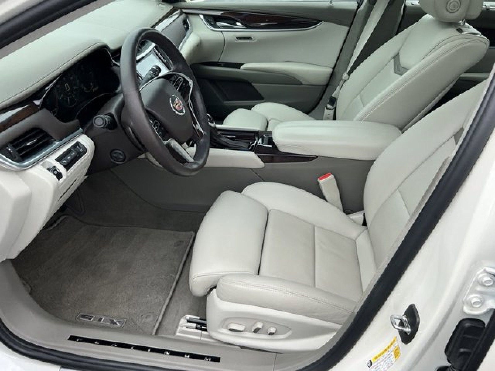 2014 Cadillac XTS Platinum image 8