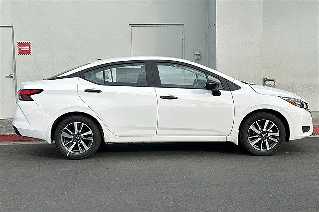 2025 Nissan Versa
