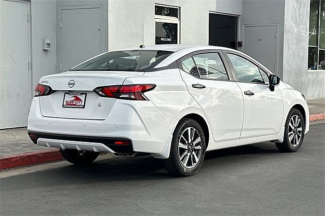 2025 Nissan Versa