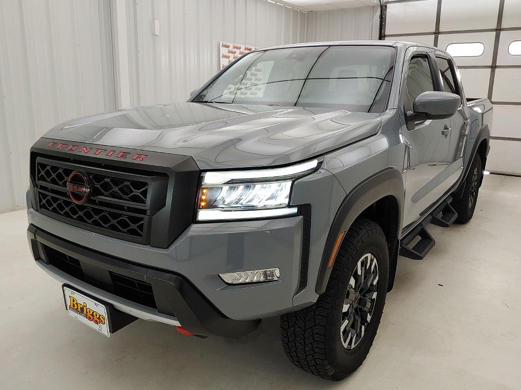 2023 Nissan Frontier PRO-4X image 0