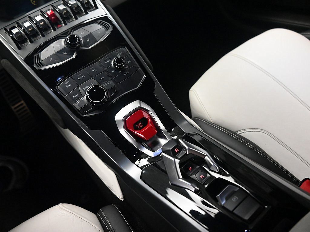 2015 Lamborghini Huracan LP610 image 12