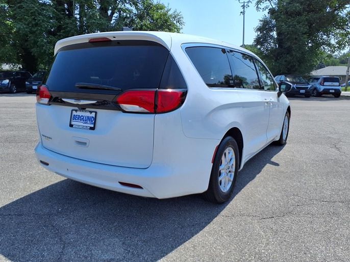 2023 Chrysler Voyager