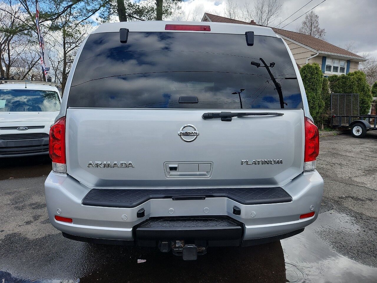 2015 Nissan Armada Platinum Edition image 2