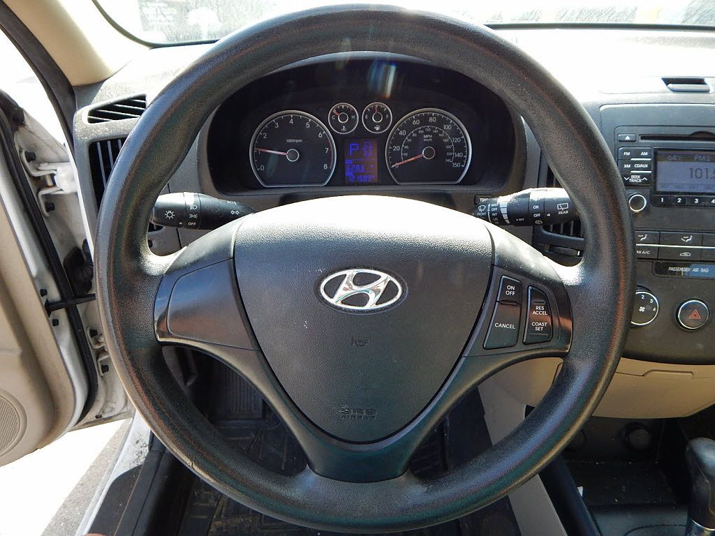 2010 Hyundai Elantra GLS image 6