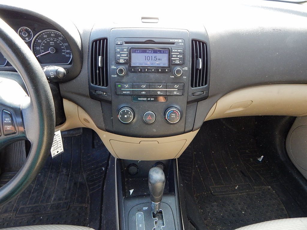 2010 Hyundai Elantra GLS image 7