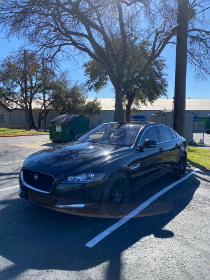 2019 Jaguar XF Premium image 1