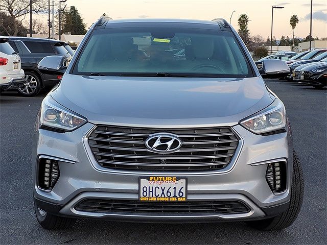 2017 Hyundai Santa Fe SE image 1