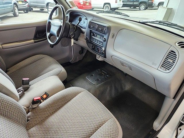 1998 Ford Ranger XL image 1