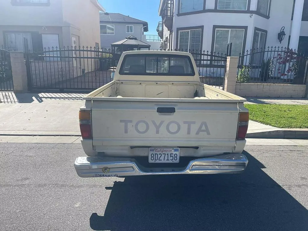 1987 Toyota Pickup null image 1