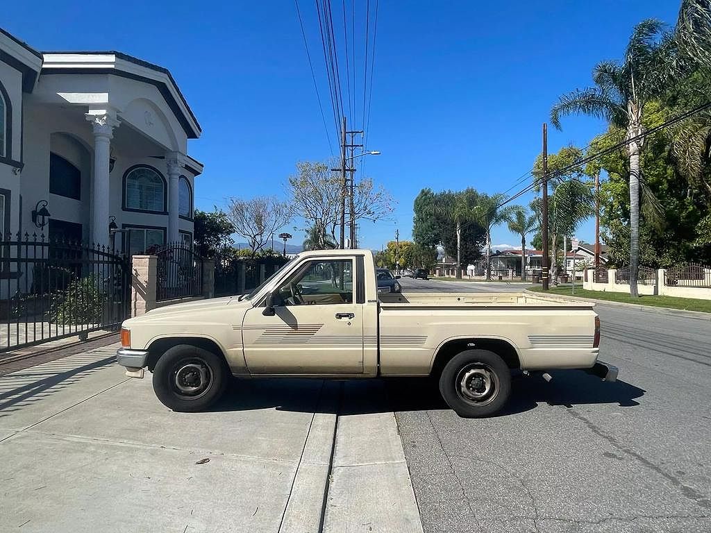 1987 Toyota Pickup null image 4