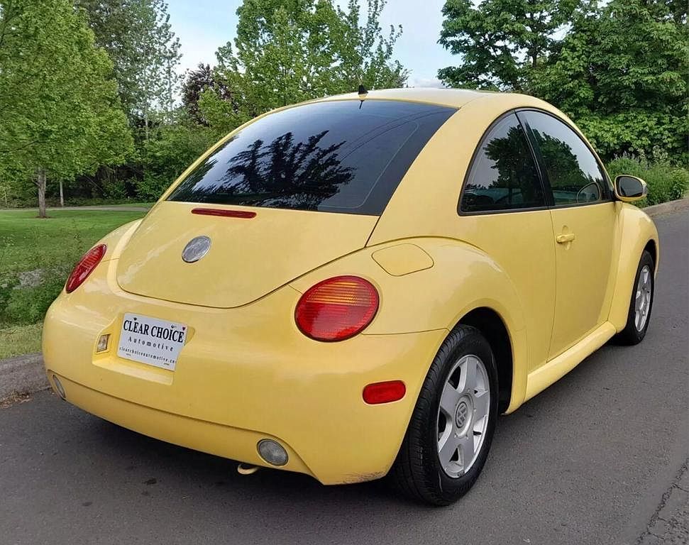 2005 Volkswagen New Beetle GL image 0
