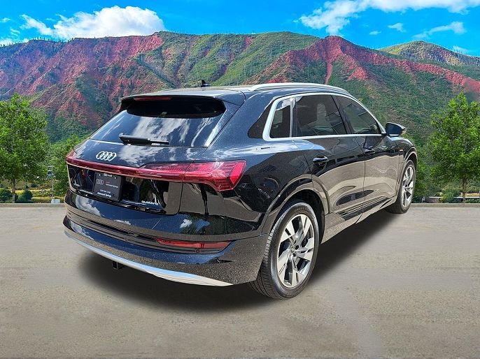 2022 Audi e-tron