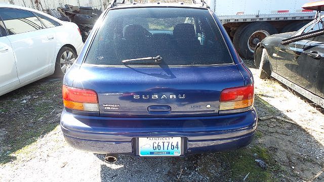 2000 Subaru Impreza L image 3