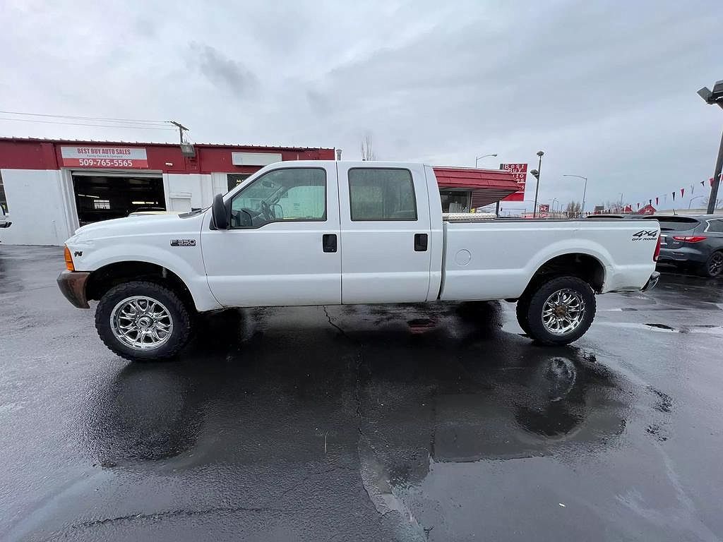 2001 Ford F-350 null image 2