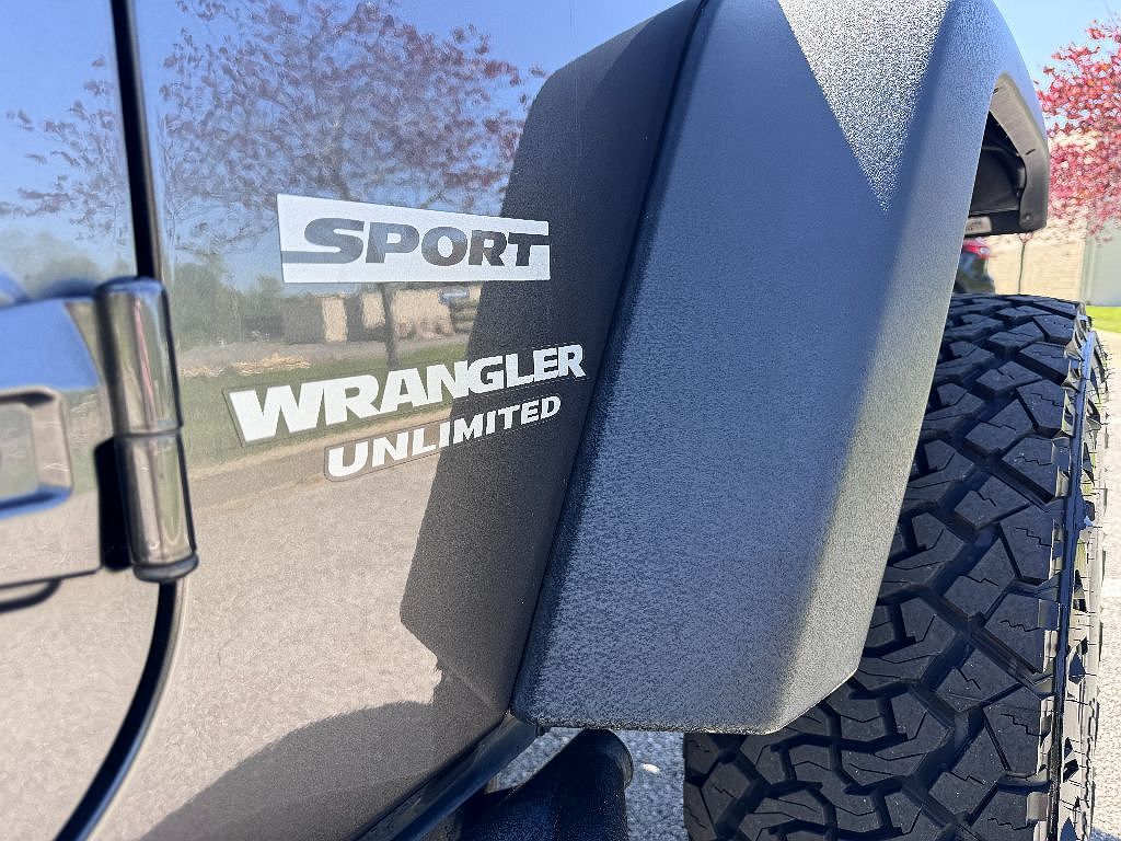 2017 Jeep Wrangler Sport image 4
