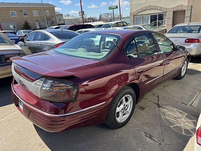 2000 Pontiac Bonneville SE image 3