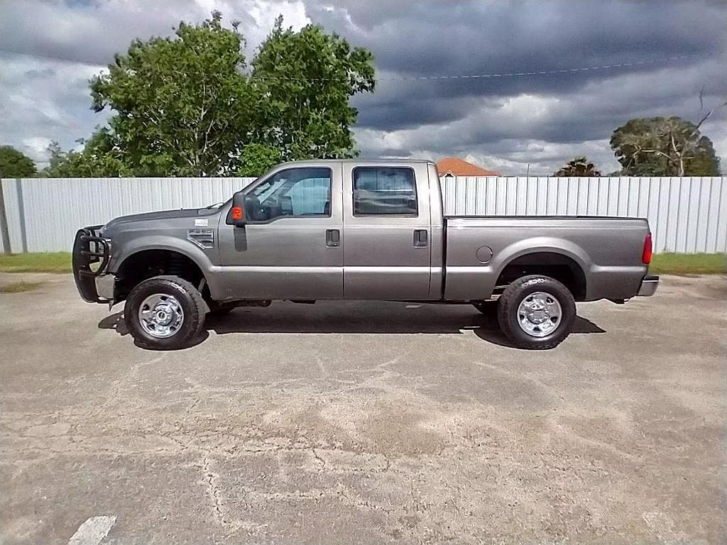 2009 Ford F-250 FX4 image 2
