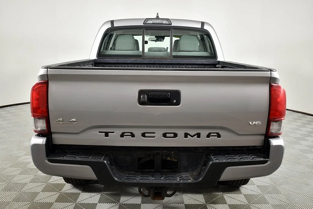 2018 Toyota Tacoma SR image 5