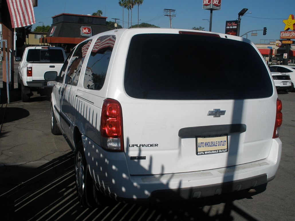 2008 Chevrolet Uplander null image 2