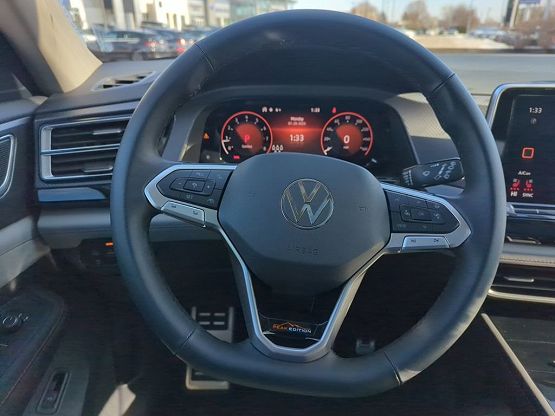2025 Volkswagen Atlas Peak Edition photo 10