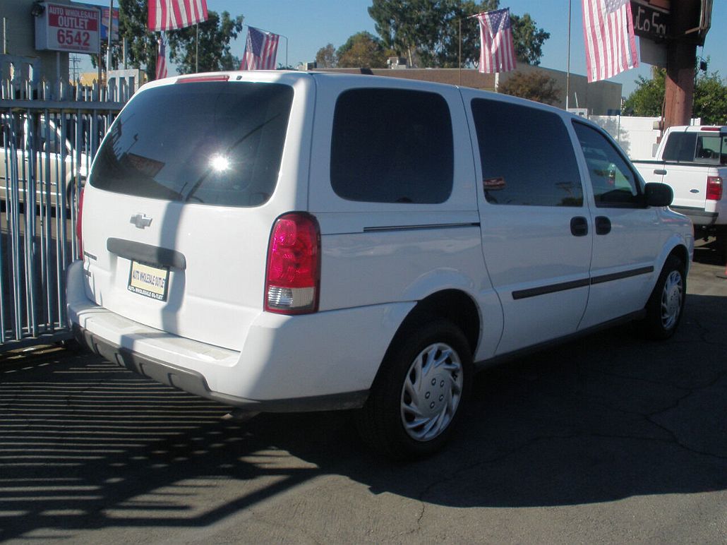 2008 Chevrolet Uplander null image 3