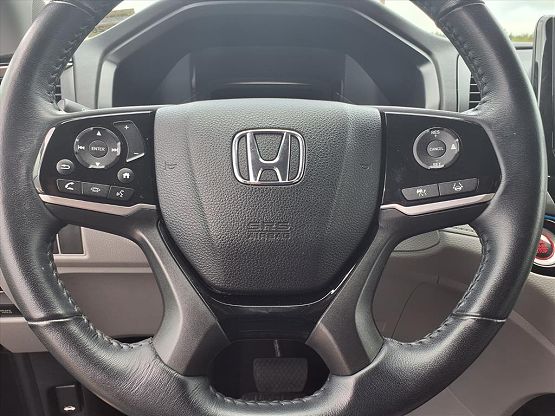 2021 Honda Odyssey Touring photo 2