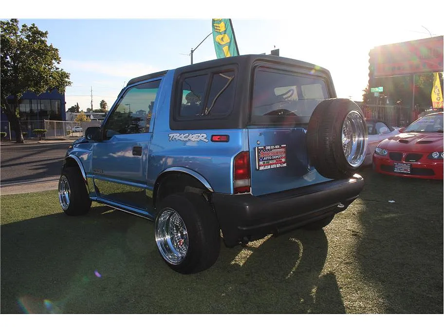 Used 1998 Chevrolet Tracker ($10,999) | CarStory Used 1998 Chevrolet Tracker ($10,999) | CarStory