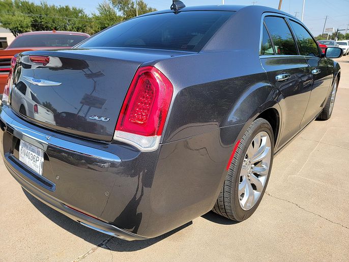2019 Chrysler 300