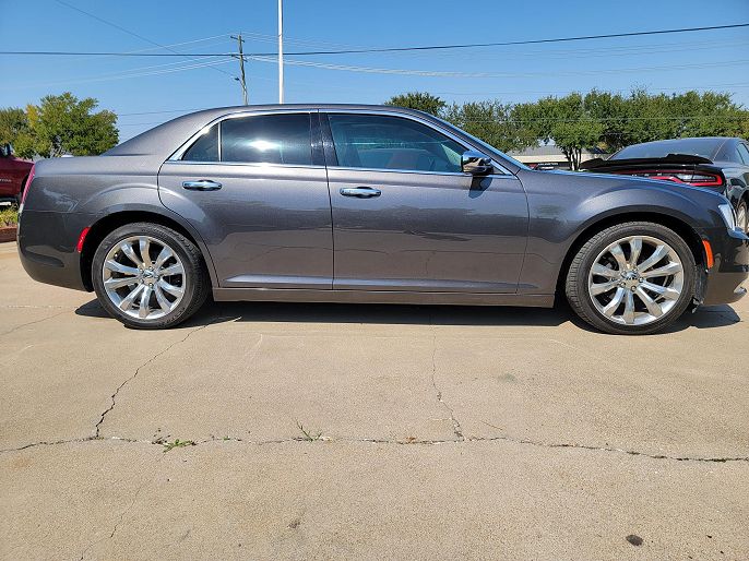 2019 Chrysler 300