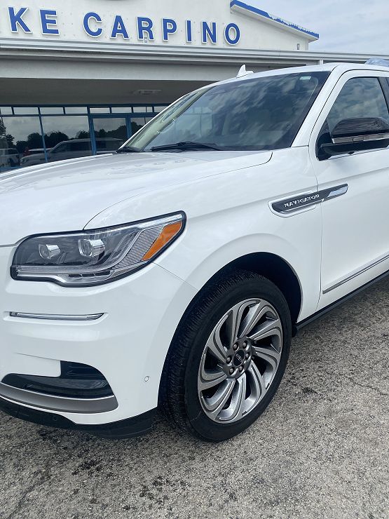 2024 Lincoln Navigator Premiere photo 4