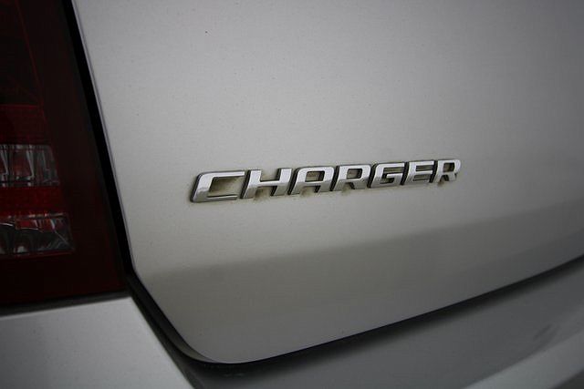 2008 Dodge Charger SRT8 image 9