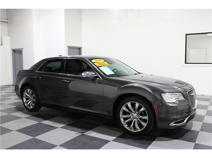 2019 Chrysler 300