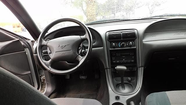 2004 Ford Mustang null image 34