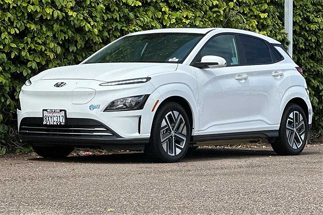 2022 Hyundai Kona SEL image 8
