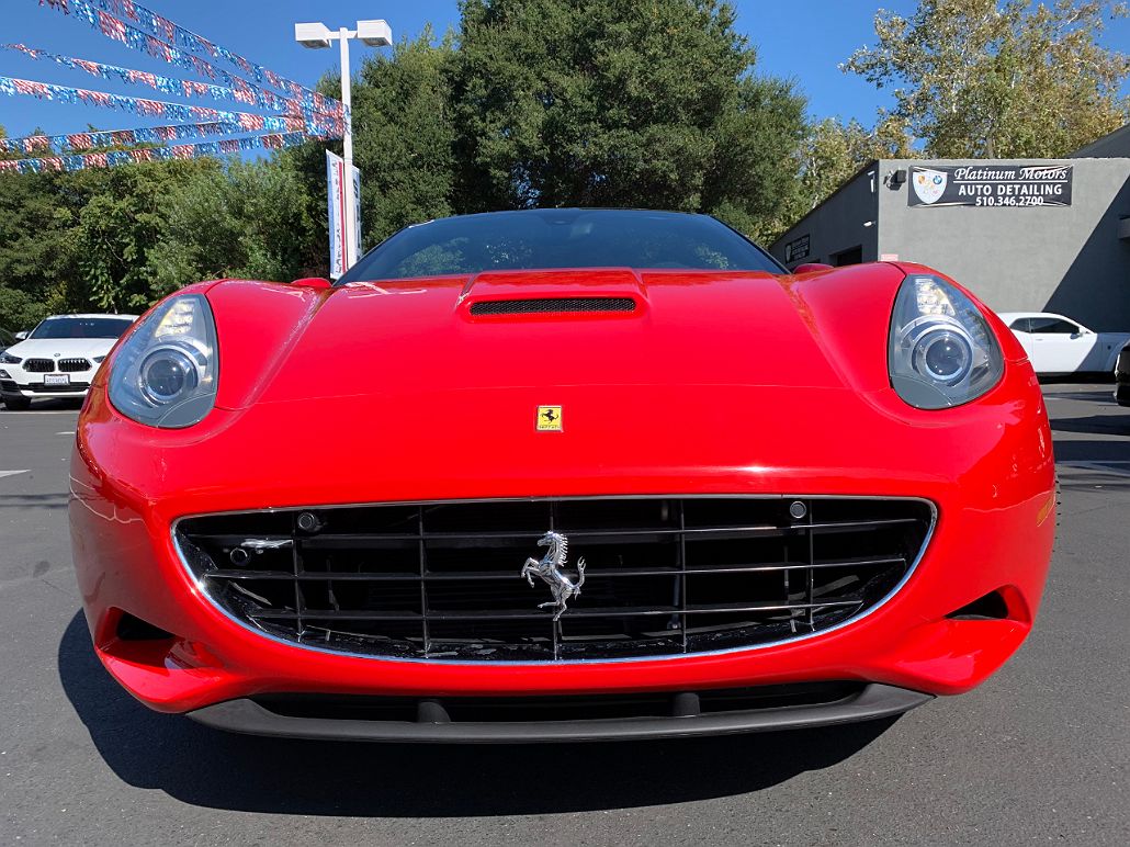2014 Ferrari California null image 1