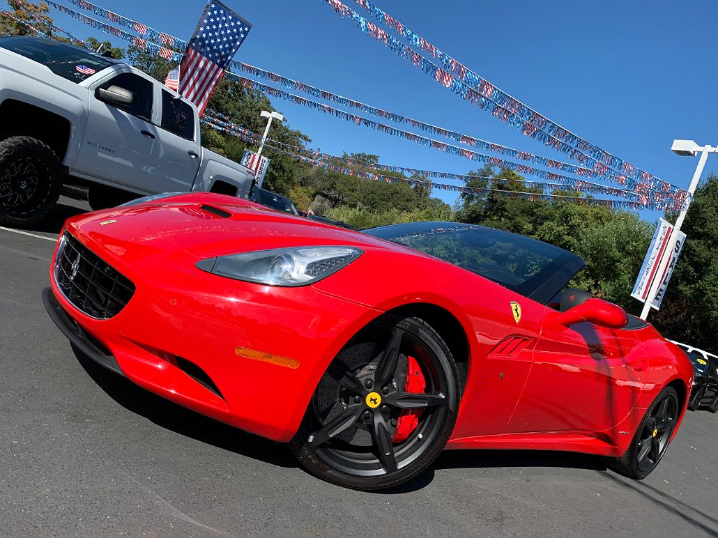 2014 Ferrari California null image 2