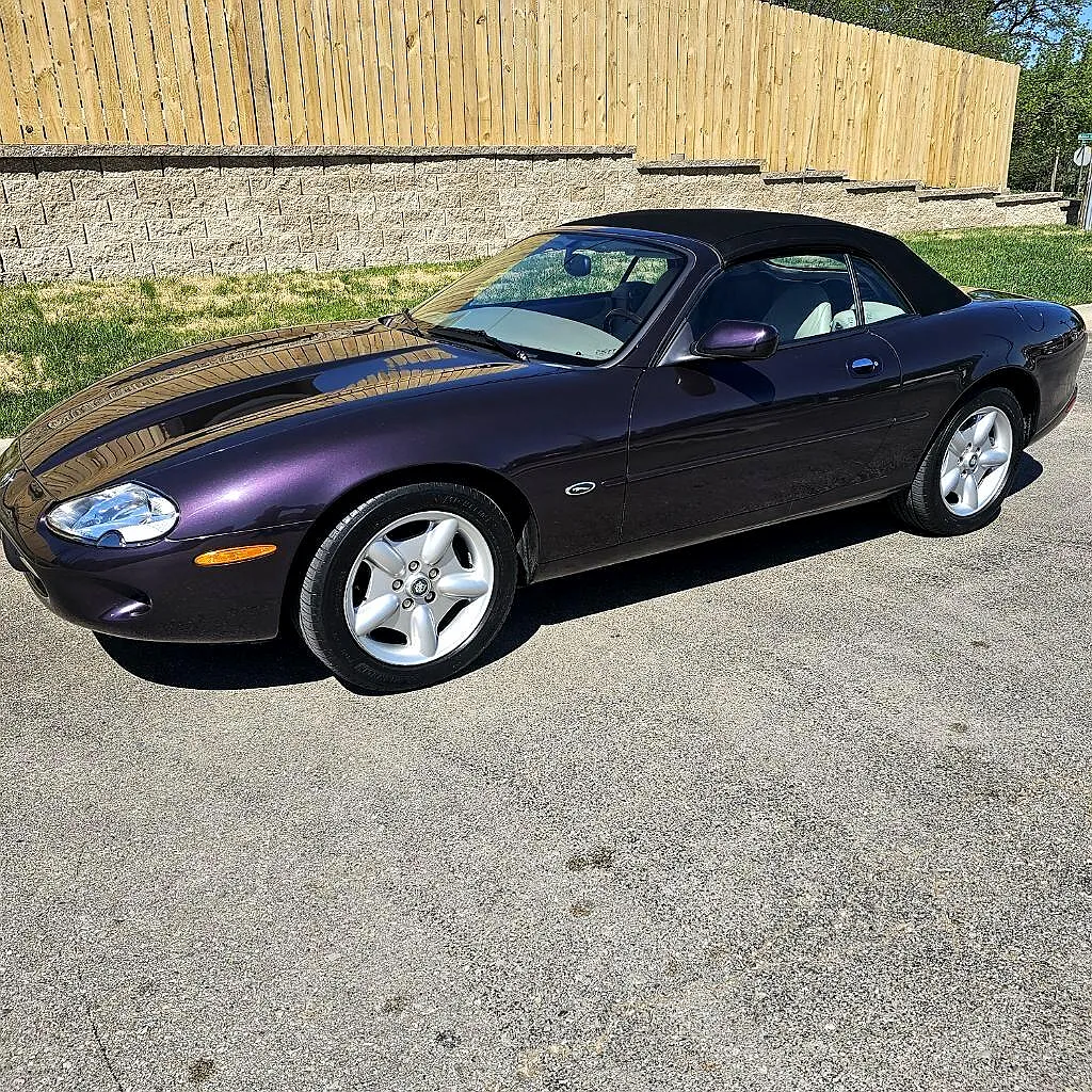 1998 Jaguar XK null image 3