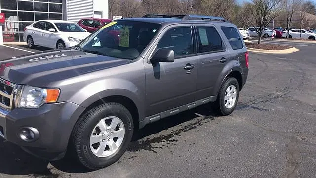 2011 Ford Escape Limited image 3