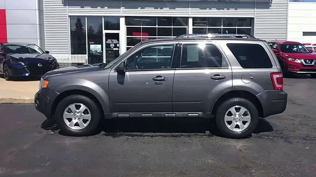 2011 Ford Escape Limited image 4