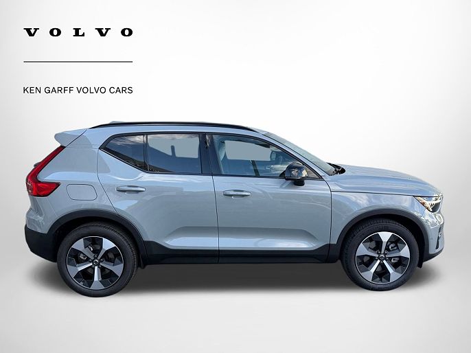 2026 Volvo XC40