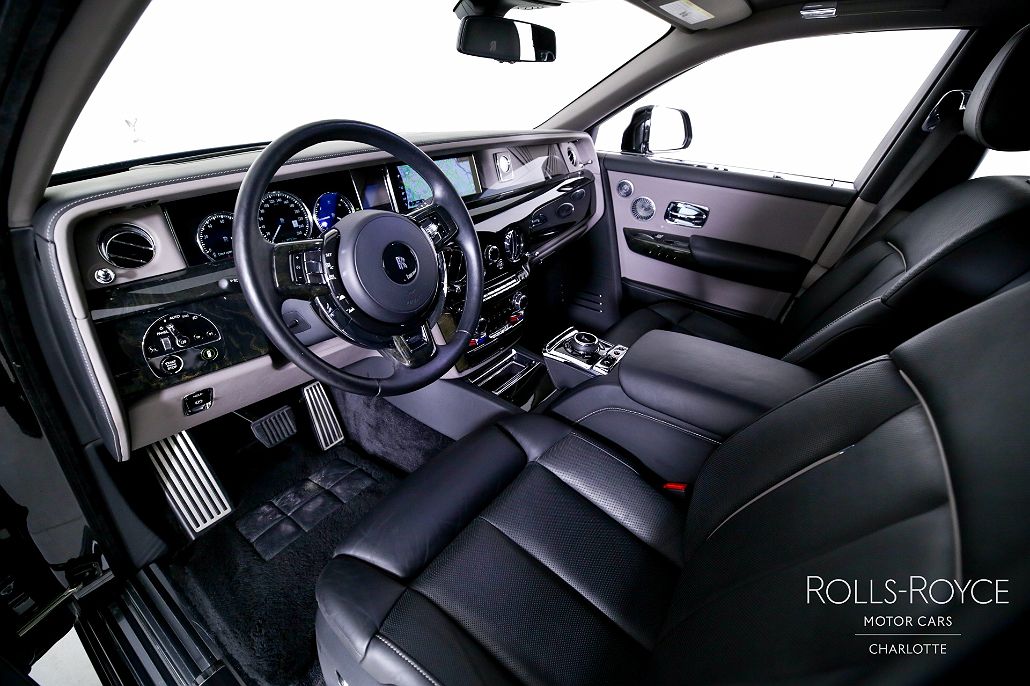 2018 Rolls-Royce Phantom null image 3