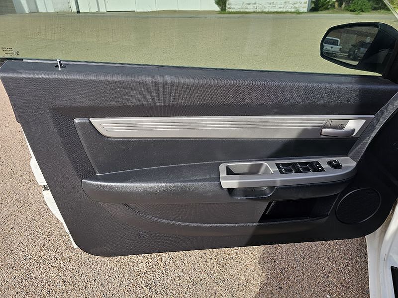 2010 Chrysler Sebring LX image 10