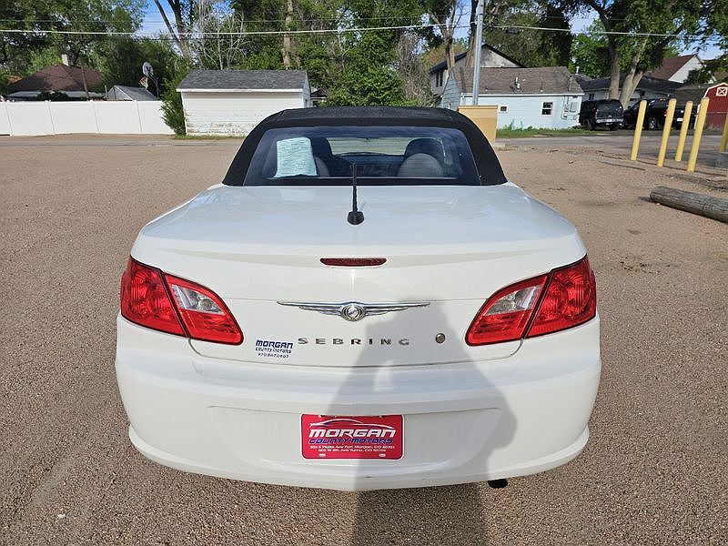 2010 Chrysler Sebring LX image 3