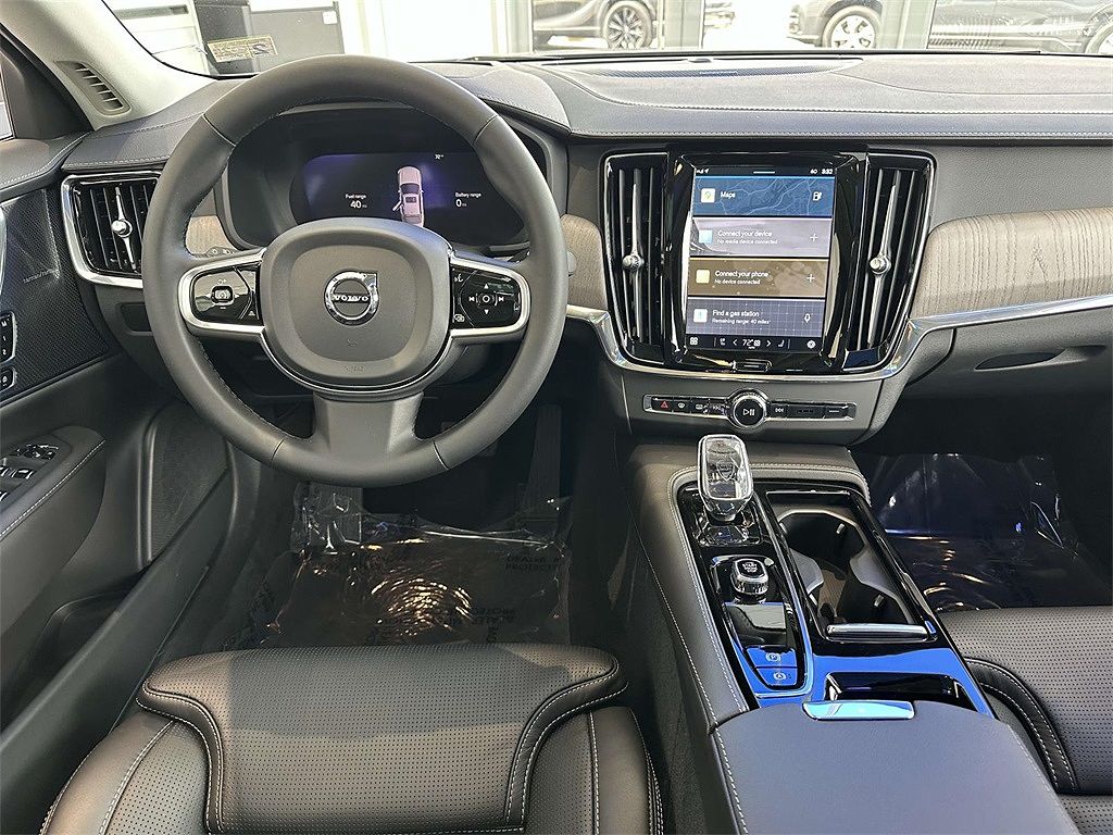 2024 Volvo S90 T8 Ultimate image 1